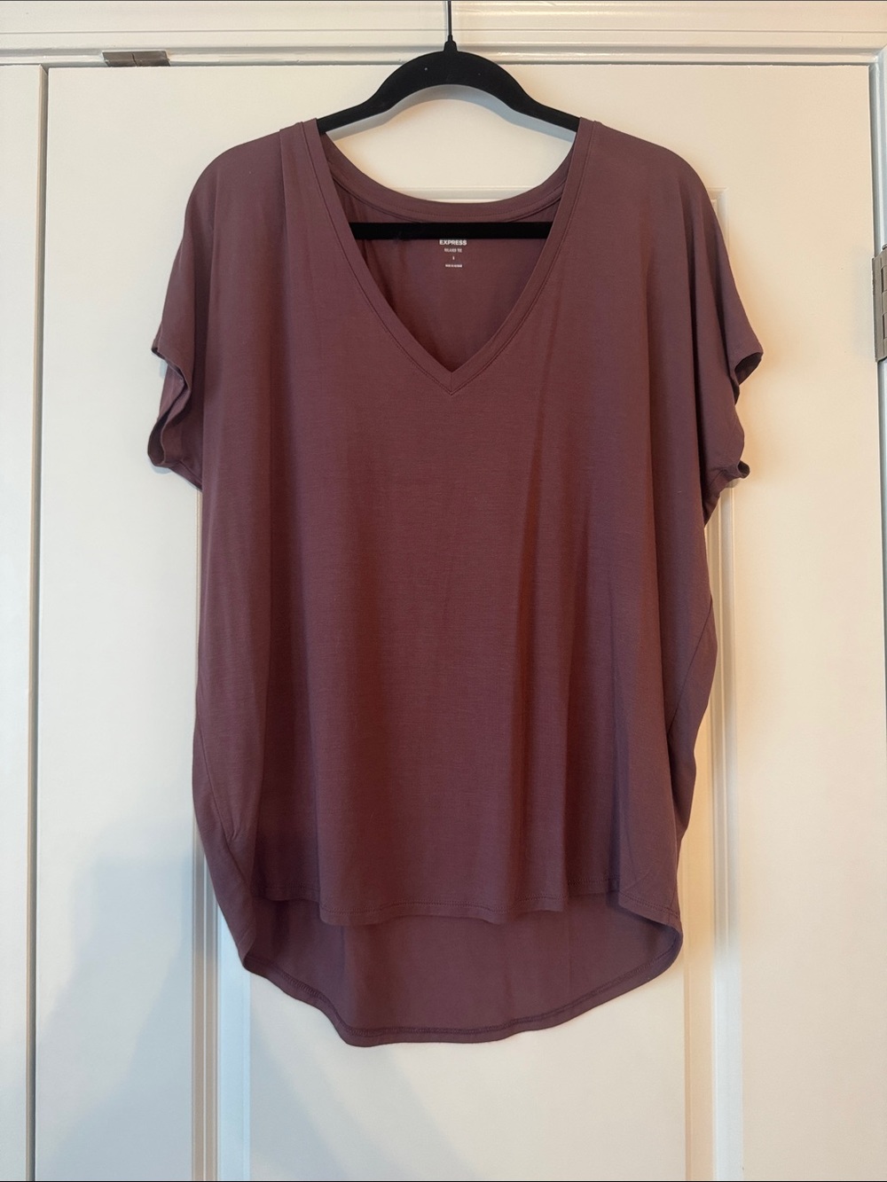 Express V-Neck Short Sleeve Relaxed Tee - Dusty Mauve